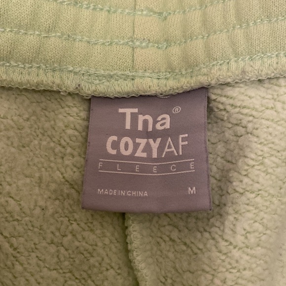 TNA cozy fleece light green shorts - Picture 2 of 3